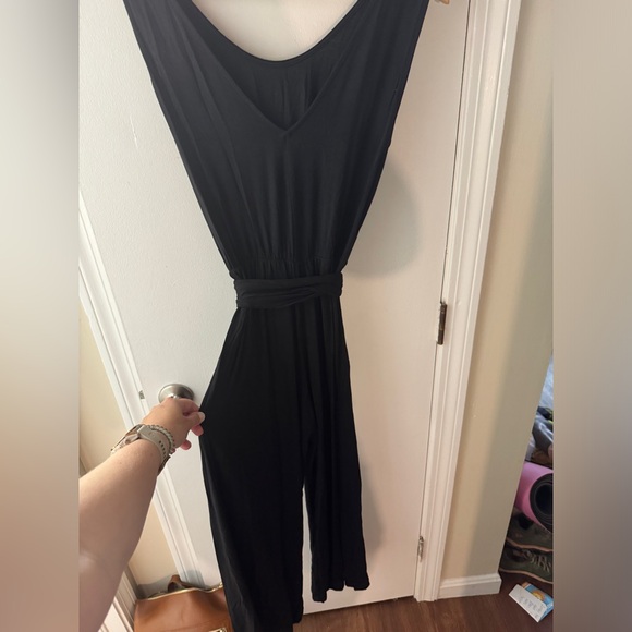 Amour Vert gorgeous gardenia jumpsuit! Size small. - Picture 3 of 3